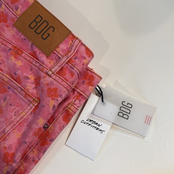 BDG Urban Outfitters Pink Floral High-Rise Flare Jeans Size 31 Urban Chic - Picture 3 of 13